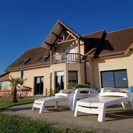 Villa with indoor pool in the heart of the Bocage Normand
