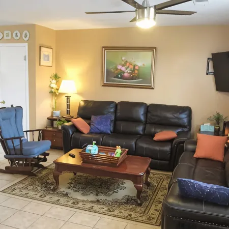 Cute 2 bedroom/2 bathrooms home