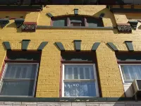 Beautiful Century old Apartments-Apt B Hotels in Algoma