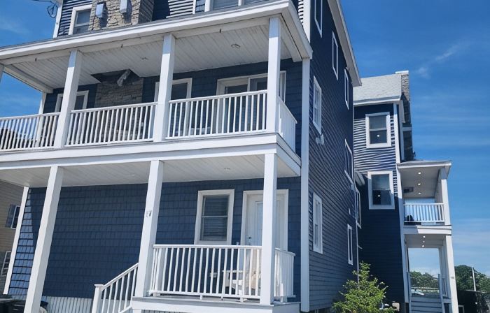 Clean-Cozy-Comfy. Steps to the Ocean in Salisbury Beach!