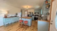Charming 3-bedroom house with breathtaking views in Newton with AC, WiFi - 3-Star