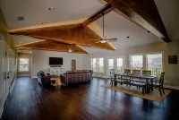 Spacious 5-bedroom house with a private pool on the golf course. - Boutique