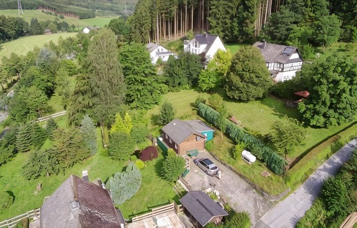 Small vacation home with charm, right by the forest