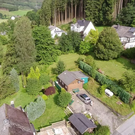 Small vacation home with charm, right by the forest