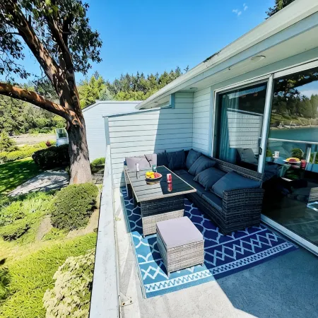 Ocean front with stunning views!! Gardens, trails, pools, and more. Pure beauty!