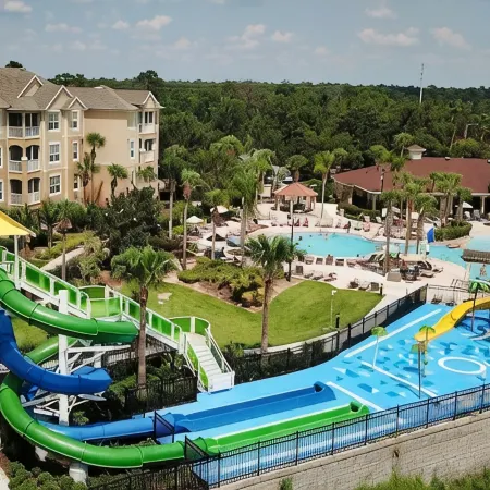 Windsor Hills Resort - Pool View and 2 miles from Disney World!