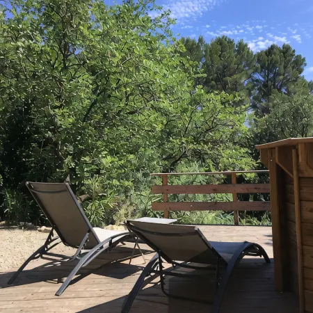 Cocooning cottage with Balnéo 2 places, private pool and wooden terrace Отели в г. Флейоск
