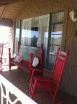 Victorian House Downtown; can include guest house- just ask! - Bungalows