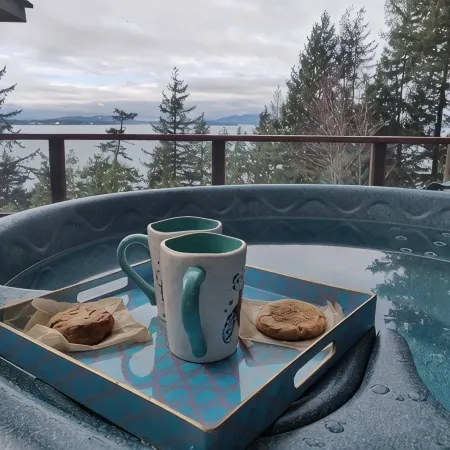 Cozy hidden gem tucked away where the mountains meet the sea.