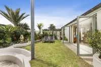 Beachfront on Waiheke - Parking