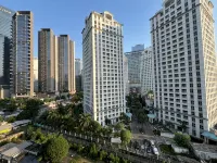 Cozy 2BR Sudirman Apt w/ Pool, Wi-Fi,  & Netflix - Apartments