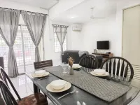 Damansara Damai 9Pax 4 Rooms - Bungalows
