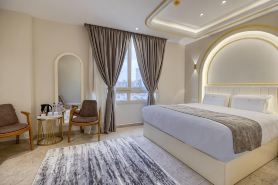 Pyramids Plateau Hotel
