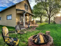 Rustic Farmhouse Retreat Hotels in Red Willow County