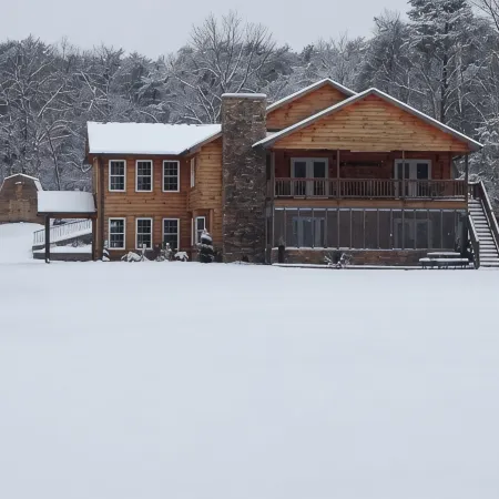 Great for family vacations, weddings, And Church retreats.