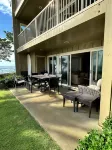 Amazing views from this ground floor, corner unit steps from the beach! - 泳池