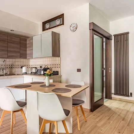 Apartment Old Lighthouse Beachside Haven - 10 minutes from the Airport