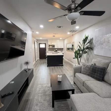 Cozy 1-bedroom apartment in beautiful Del Rio with WiFi, AC