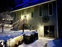 3 bedrooms, close to skiing and lakes. - WiFi