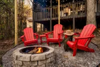Romantic Cabin with Sauna, Fitness Room in Gatlinburg, Near NP, Pet-Friendly