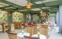 Hotel Amira Pasteur - 2-Star