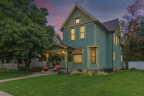 Historic Urban Retreat Fit for a KING!