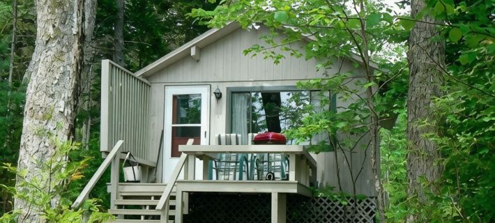 Boathouse Efficiency Waterfront Cottage near Acadia National Park Hotels in Tremont