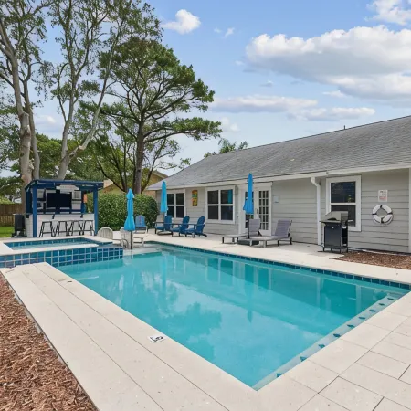 Pool & Hot Tub! Pool Bar! Bikes! 4 Min to Beach! Arcade Games! Golf Cart!!