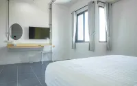 EZY Inn - parking