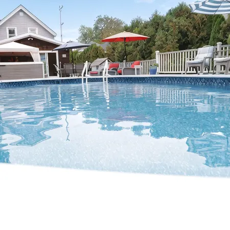 Jamestown: Cozy Coastal Cottage in Town Near Beaches & Newport, Dogs OK!