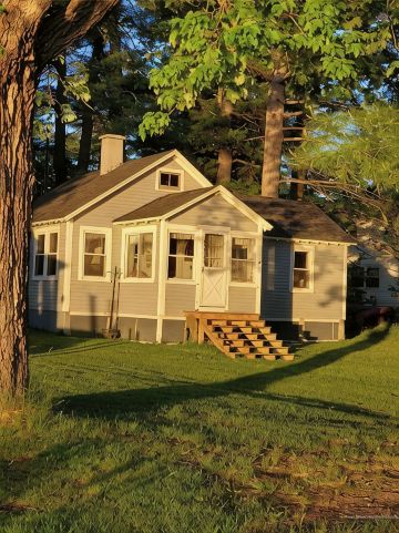 Cozy Cottage on Togus Pond