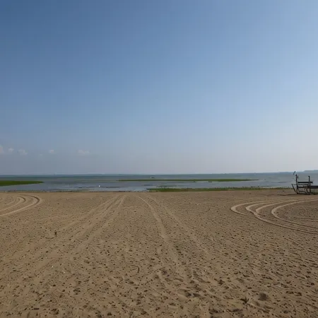 Contactless Check In -- Sand Point Private Lake/Beachfront Cottage
