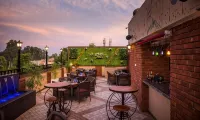 Glades Hotel