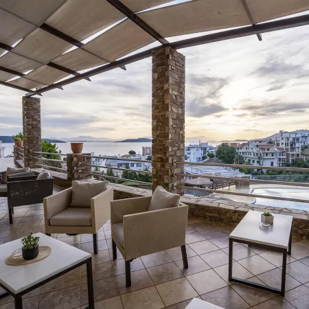Evia Hotel & Suites