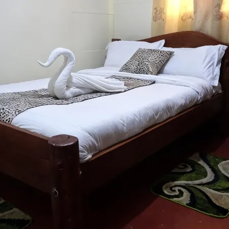 Wooden Knee Cottages Nanyuki