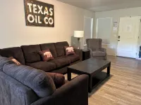Charming 3-bedroom house, walking distance to Branson Landing or Bass Pro - Bungalows