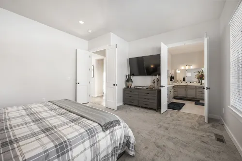 Modern Lake-View Escape in Hideout Near Park City Utah