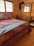 Cozy 1 bedroom cabin in charming Hiawassee with WiFi, AC & HeatAdults only.