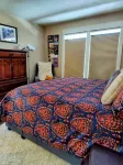 Beautiful 2-bedroom townhome with Patio, WiFi, AC