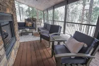 Luxury Cabin for all ages in charming Show Low!