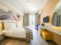 Lalila Blue Suites