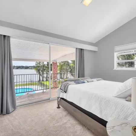 Family Friendly Lake House W/ Pool Near Legoland