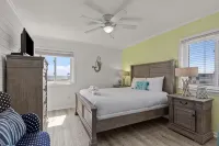 Charming ocean view 2 bedroom condo in welcoming Atlantic Beach, NC - 2-Star