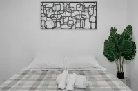 Modern Apartment Near Disneyland - Free Parking - Condos