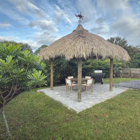 Pet Friendly 2bed/2bath coastal hideaway