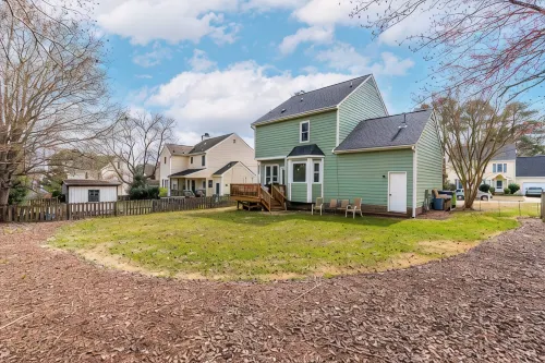 Spacious 3BR with King Beds & Personal TVs in Raleigh! - บังกะโล