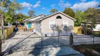 Charming home right off the main river. short paddle to hospital hole.