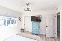 Peoria Paradise -Spacious 4 Bed w/ Heated Pool, Putting Green, Amazing Backyard! - บังกะโล