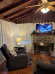 Villa F - a stand alone 1bed/1bath with kitchen steps from downtown Palm Springs
