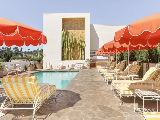 Silver Lake Pool & Inn